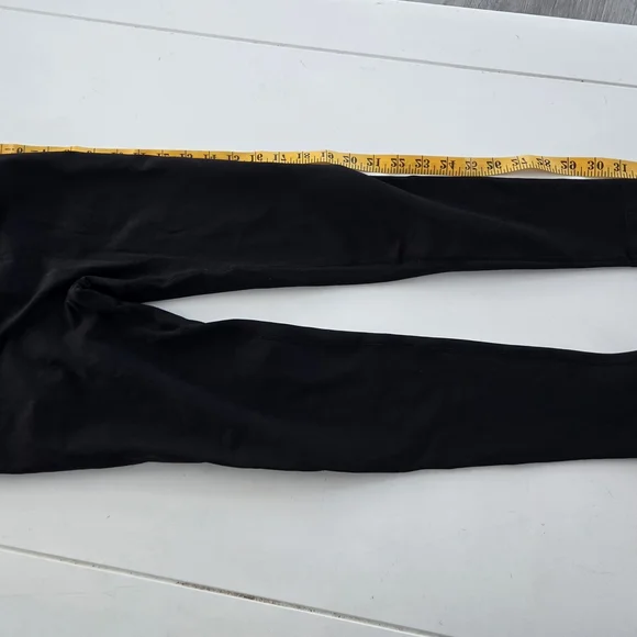 Women's Black leggings and cropped shirt size small - Picture 4 of 11